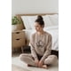 thumbnail image 2 of Pijama Franela Mujer Estampado Flor de Loto Beige beige M, 2 of 8