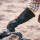 thumbnail image 3 of Guantes de Cuero, 3 of 3