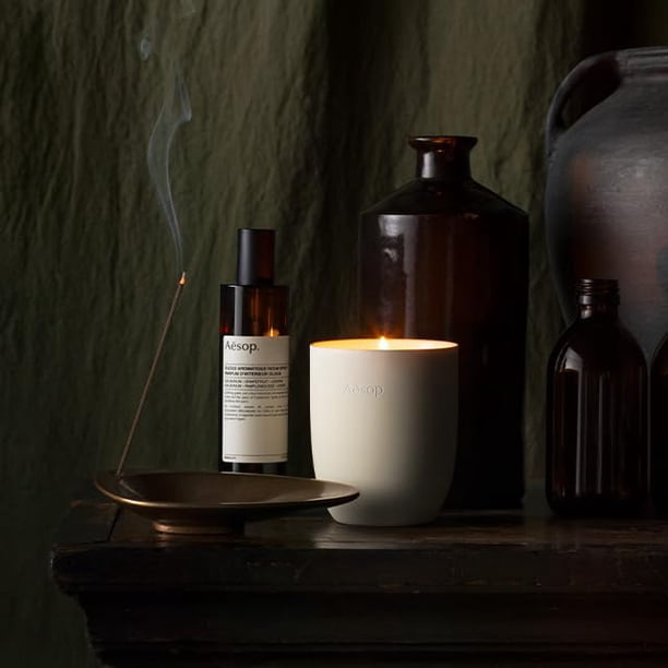 Candle Aesop Ptolemy Aromatique, aroma resinoso, terroso y