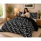 thumbnail image 1 of Cubrecama de Invierno Plush con Chiporro King Color Negro  con Patas RS1003, 1 of 3
