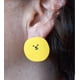 thumbnail image 3 of Aros asimétricos de tachuela con caritas suave resina epoxi azul amarillo, 3 of 3