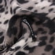 thumbnail image 4 of Bufanda Tipo Cashmere Animal Print Elegante Con Flecos Mujer Negro Talla Única, 4 of 4