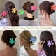 thumbnail image 4 of Pinzas para el pelo con forma de flor, 8 unidades, pinzas grandes, bonitas, para mujeres y niñas, para cabello grueso, con margaritas grandes, mate, antideslizantes, de sujeción fuerte para cabello fi, 4 of 6