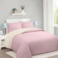 Casadeliacl - Cubrecama Quilt Sherpa 1.5 - Varios Modelos W.M G Coral Claro Lisa