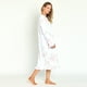 thumbnail image 2 of Camisa de Dormir Tradicional Luz Blanco Estampado, 2 of 3