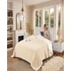 thumbnail image 1 of Frazada Sherpa Premium Con Diseño De Diamantes Plaza Y Media, 1 of 6
