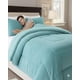 thumbnail image 4 of Cubrecama Premium Plush y Chiporro - Invierno King, 4 of 5