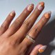 thumbnail image 1 of Uñas Postizas Glamnetic Ovaladas Cortas con Efecto Cat-Eye Dorado, 1 of 9