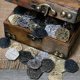 thumbnail image 4 of Monedas piratas Beverly Oaks, metal, oro y plata, 2 escudos españoles, 4 of 6