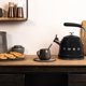 thumbnail image 5 of Tetera de Cocina Smeg 2,3 L Negra Estilo Retro de los 50, 5 of 5