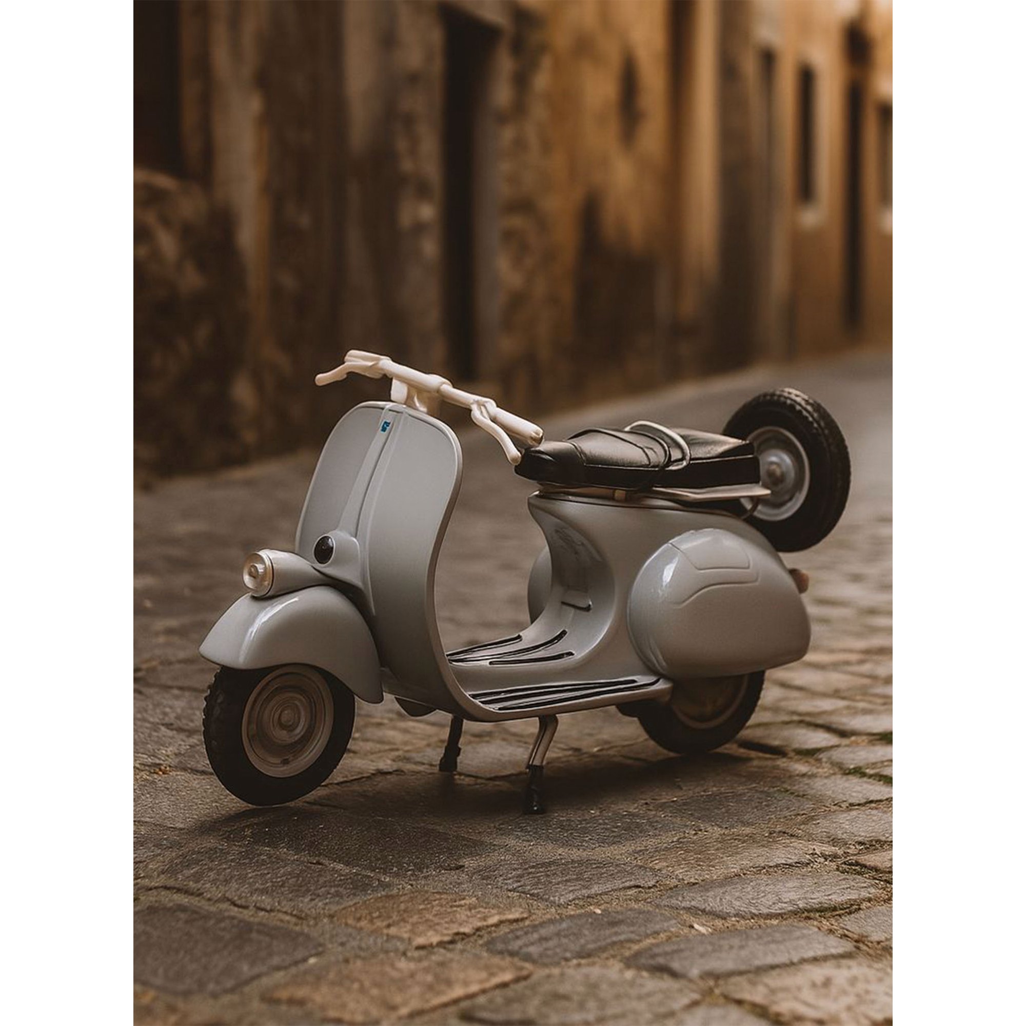 Toyng - Moto Vespa 1953 125cc Escala 1:18 - Welly