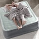 thumbnail image 3 of Colchon Inflable Electrico Intex Deluxe 1,52mt x 2,03mt x 0,33mt, 3 of 4