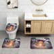 thumbnail image 2 of Juego de 3 Alfombras de Baño de Terciopelo Coral Choo-Choo Charles, 2 of 6