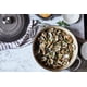 thumbnail image 2 of Horno holandés Le Creuset de hierro fundido esmaltado Signature de 7,25 litros, 2 of 6