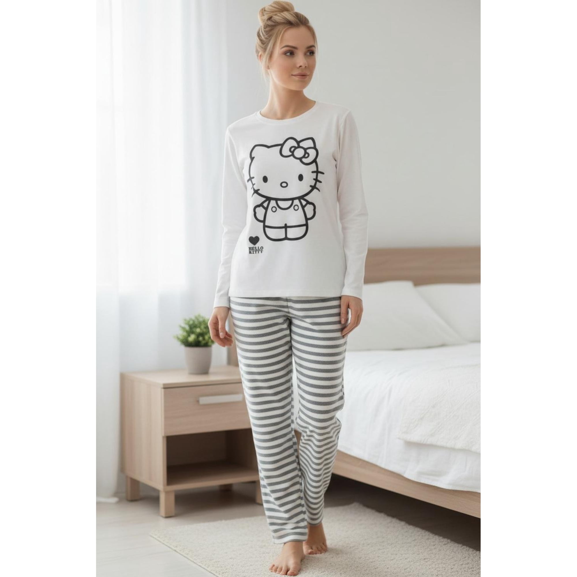 Pijama Micropolar Mujer Hello Kitty Beige S