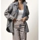 thumbnail image 3 of SOBRECAMISA OVERSIZE TALLA M AZUL CON CONTRASTE ROSA, 3 of 4