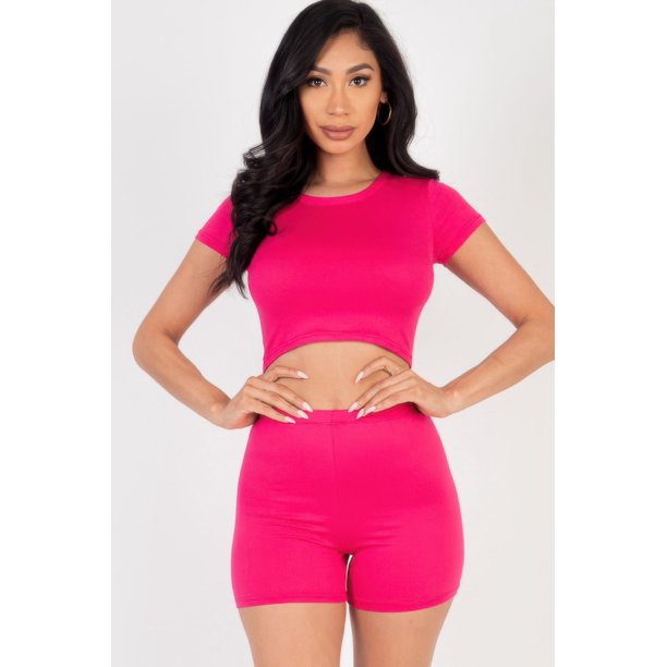 Conjunto de Top Corto de Manga Corta y Shorts