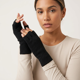 thumbnail image 3 of Guantes Sin Dedos De Lana Invierno Unisex Negros, 3 of 5