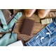thumbnail image 3 of Billetera Stealth Mode de piel triple con bloqueo RFID para hombre, marrón, 3 of 9