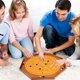 thumbnail image 3 of Juego Crokinole de Madera de 27 Pulgadas 2 en 1 con Damas, 3 of 3