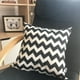 thumbnail image 2 of FUNDA COJIN DECORATIVO DISEÑO ZIGZAG BLANCO Y NEGRO 60x60, 2 of 3