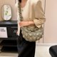 thumbnail image 5 of Bolso de mano acolchado para mujer, ligero y acolchado, tipo hobo, 2023, con pliegues en forma de nube., 5 of 6