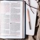 thumbnail image 3 of Biblia HarperCollins NKJV Letra Grande Burdeos, 3 of 6