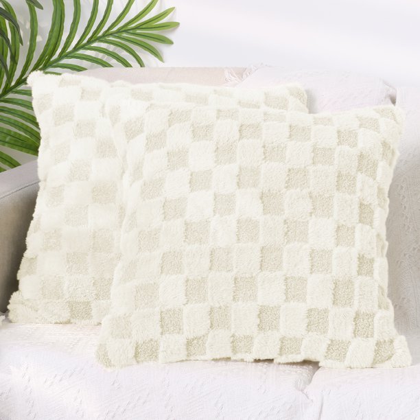 REGALWOVEN Paquete de 2 Fundas de Cojín Decorativas Cuadradas de Peluche Suave de Piel Sintética a Cuadros 18" x 18"