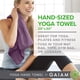 thumbnail image 2 of Toalla de mano para yoga Gaiam, ligera, absorbente, de microfibra, 30 x 50 cm, 2 of 4