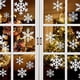 thumbnail image 1 of Pegatinas de copos de nieve para ventanas, decoraciones navideñas para ventanas, 116 piezas de pegatinas de PVC, 1 of 7