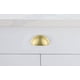 thumbnail image 2 of Tirador tipo copa elegante Atticus de 8,5 cm, oro cepillado, 2 of 6