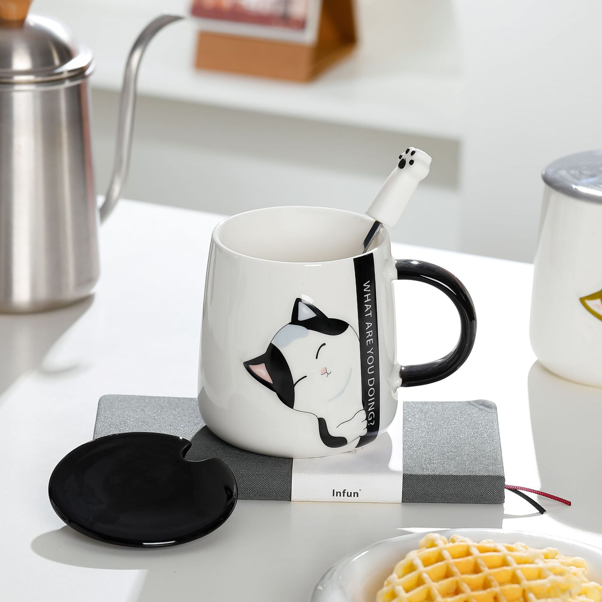 El Eden - Tazón, Mug Con Diseños De Gatos, Incluye Tapa Y Cuchara Oreja Negra