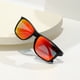 thumbnail image 4 of POLASUP GAFAS LENTES DE SOL Un par de gafas de sol de moda con montura negra mate y gris, 4 of 6