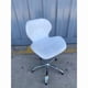 thumbnail image 2 of Silla de Escritorio Blanca Giratoria Regulable en Altura Eco Cuero con Ruedas, 2 of 5