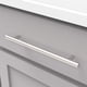 thumbnail image 3 of Tirador tipo barra Hickory Hardware de acero inoxidable de 19,2 cm, 3 of 7