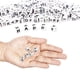 thumbnail image 4 of Cuenta de letras acrílicas blancas Augshy de 700 piezas, 6 mm, 4 of 7