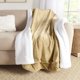 thumbnail image 2 of Manta Genteele Sherpa Super Soft 130 x 150 cm, color camel/blanco, 2 of 6