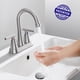 thumbnail image 2 of Grifos de baño Hurran de níquel cepillado de 4 pulgadas para lavabo de 3 orificios, 2 of 6