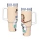 thumbnail image 4 of Teeny y Tiny Vaso aislado de acero inoxidable con asa, diseño temático, regalo para familia, amigos y fans; incluye pajita y encaja en el portavasos estándar, 40 oz, 4 of 6