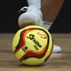 thumbnail image 4 of Balón de Futsal SENDA Talla 4 Comercio Justo Amarillo/Rojo, 4 of 9