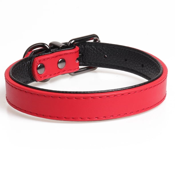 Collar de cuero rústico para perros de tamaño mediano.
