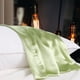 thumbnail image 3 of Funda de Almohada de Seda REGALWOVEN 19 Momme para Almohada Tamaño Queen, Verde Fruta, 20"x30", 3 of 7