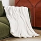 thumbnail image 3 of Manta Bedsure Sherpa de forro polar para sofá, 130 x 150 cm, color blanco, 3 of 7