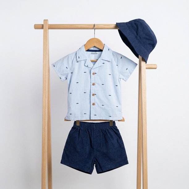 Conjunto Para Niño De Polera Con Botones Y Short + Gorro 3 Prendas