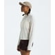 thumbnail image 2 of Sudadera con capucha THE NORTH FACE Adventure Sun para mujer, color blanco Dune, talla L, 2 of 3