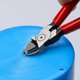 thumbnail image 4 of Alicates diagonales KNIPEX para plásticos cortados al ras en rojo, 4 of 6