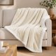 thumbnail image 2 of Manta Martiné Flannel Sherpa 127x152 cm Crema, 2 of 3