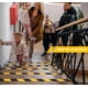 thumbnail image 5 of Cinta Antideslizantebicolor Adhesivo Pisocoloramarillo/negro Como Se Muestra En La Imagen Cinta Antideslizante, 5 of 8