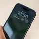 thumbnail image 2 of Protector de pantalla de cristal templado Quad Lock para Google Pixel 6, 2 of 9