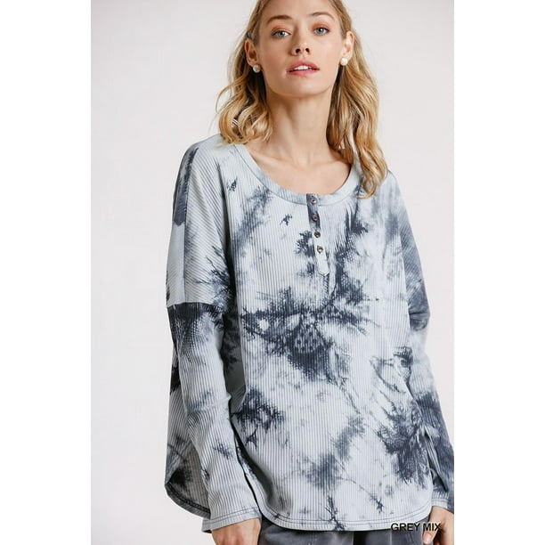 Top de Cuello Redondo con Botones Acanalados en la Parte Delantera y Dobladillo Redondo con Efecto Tie Dye